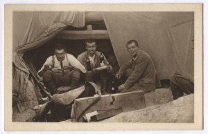 [NKN]. Serya XII. In Bessarabia. Meal in a tent.