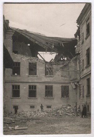 [TARNOW]. [Reality school].