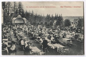 [ŚWIERADÓW-ZDRÓJ]. Bad Flinsberg i. Isergebirge. Ein Kaffeeständchen auf der Kurhausterrasse.