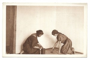[HARCERING]. Girl Scouts at the construction of the Instructor's School: 