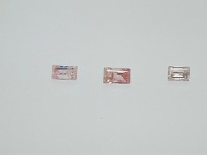 3 NATURAL POLISHED DIAMONDS 0.22 FANCY LIGHT PINK - SI2 - I2 - AM20705-34