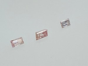 3 NATURAL POLISHED DIAMONDS 0.22 FANCY LIGHT PINK - SI2 - I2 - AM20705-34