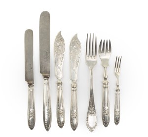 Cutlery set in a tray