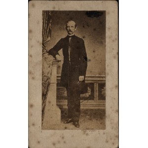 BOGDANOWICZ Antoni] Fotografia Edmunda Taczanowskiego, generała i dowódcy w Powstaniu Styczniowym. Fotografia z nalepką firmy A. Bogdanowicz we Lwowie [ca 1863-64]