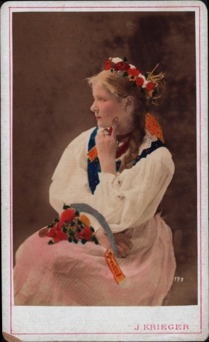 KRIEGER Ignacy] Photograph of a woman in folk costume. Atelier of Ignacy Krieger. Cracow [1875-1880].