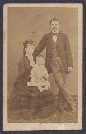 OSTAPOWICZ Szymon] Photograph of an unknown marriage Photo by S. Ostapovich. Lviv. Zolkiewska Street L. 52. 1860s.