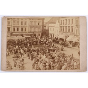 Rynek we Lwowie. Fotografia albuminowa z lat 60-70. XIX. wieku. Lwów