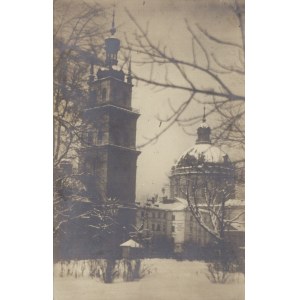 LWÓW] Widok na Wieżę Korniakta i kościół OO. Dominikanów we Lwowie. Fotografia, lata 30. XX w.