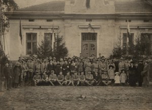 SOKOL Society] Photograph of the Sokol Squad from the vicinity of the city of Lviv during the celebration of the National Holiday [Lviv, before VIII 1914].