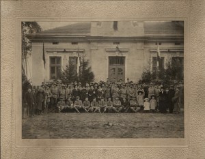 SOKOL Society] Photograph of the Sokol Squad from the vicinity of the city of Lviv during the celebration of the National Holiday [Lviv, before VIII 1914].