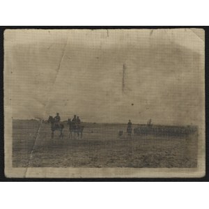 LEGIONY POLSKIE] Fotografia pułku piechoty Legionów Polskich. Fot. Chor. L. [ok. 1916 r.]