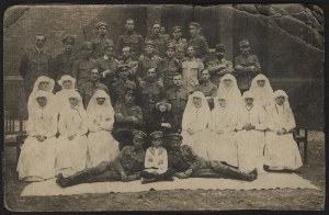 Polish Legions] Staff of the Polish Legions hospital. Place unknown. [After VIII 1916]
