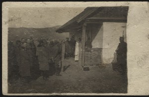 PANAŚ Józef] Huszt 1918. Field Mass for interned officers of the Polish Legions, celebrated by Rev. Cpl. Jozef Panas.
