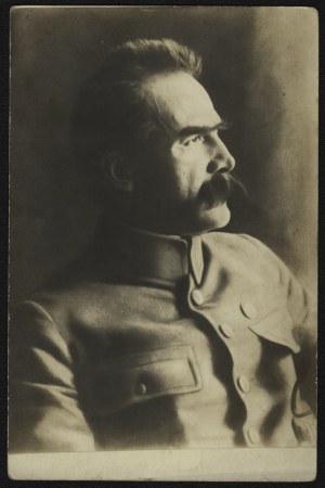 PIŁSUDSKI Józef] Commander Jozef Pilsudski in legion uniform. Photo: Rembrandt Cracow, Zwierzyniecka 17