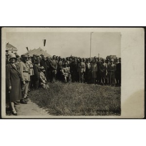 Generał Józef Haller podczas zjazdu członków Związku Hallerczyków w Poznaniu połączony ze zlotem Drużyn Błękitnych. Poznań 1929 r. Fot. Aleksander Meyer. [widoczni ks. J. Panaś, płk F. Arciszewski, I. Modelski]