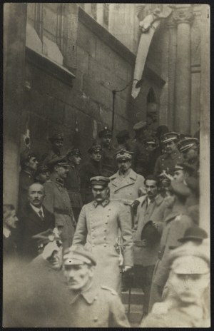 Polish Army Unification Day] Gen. Jozef Haller, Jozef Pilsudski along with adjutant B. Wieniawa Długoszowski leave the Wawel Cathedral. Cracow 18 X 1919.