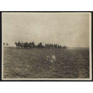 10 Dywizjon Artylerii Konnej] Manewry 10 D. A. K. w 1924 r. Jarosław (?)