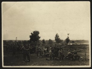 13 Borderland Light Artillery Regiment] Photograph from military exercises of the 13th PAL in Rivne. Rivne 1931.