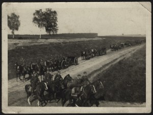 23rd Light Artillery Regiment] Photograph of the regiment's maneuvers in the field. Bedzin (?) Interwar period