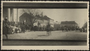 4th Horse Artillery Squadron] Parade of the 4th D.A.K. in front of St. Alexander Church in Suwalki. Summer 1923.