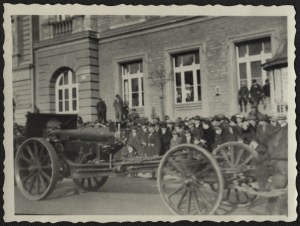 5th Heavy Artillery Regiment] Parade in Krakow in 1934. 155 mm howitzer of the 5th PAC visible. Kraków 1934.