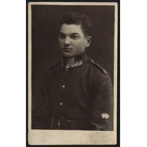 5. Pułk Strzelców Podhalańskich Przemyśl] Fotografia portretowa żołnierza 5. Pułku Strzelców Podhalańskich. Atelier z Przemyśla.