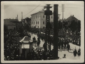 81st Grodno Rifle Regiment] Photograph from the parade of the 81st P. S. G. during the celebration of the 3rd of May Day in 1934. Visible, among others, Company Commander Capt. Jellenta Stefan [Grodno].
