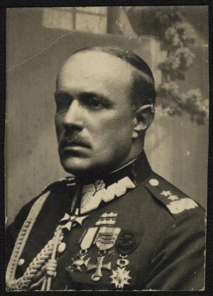 BERBECKI Leon gen.] Portrait photograph of general L. Berbecki. Photo: Marjan Fuks Warsaw Jerozolimska 35