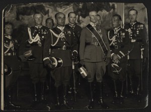 Decoration of General Oskar Nygren with the Order of Polonia Restituta. Also visible, among others, General Tadeusz Kasprzycki, General Janusz Gąsiorowski. Warsaw 1934. photo by W. Pikiel