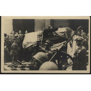 Pogrzeb Marszałka Józefa Piłsudskiego] Fotografia konduktu podczas uroczystości pogrzebowych Marszałka Józefa Piłsudskiego. 18 V 1935. Foto-Lux Kraków.