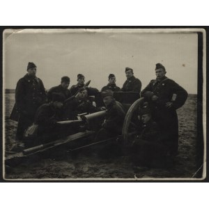 Szkoła Podchorążych Rezerwy Artylerii z Włodzimierza Wołyńskiego] Zestaw 4 fotografii podchorążych SPRA z Włodzimierza Wołyńskiego Czeremoszno, luty-maj 1934