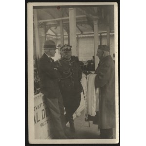 Wojsko Polskie] Fotografia gen. W. Wejtko podczas rozmów. Nałęczów 20 VII 1931 r.