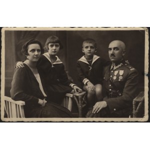 Wojsko Polskie] Fotografia oficera Władysława Płachty, sędziego, z rodziną. Grudziądz 1929 r.