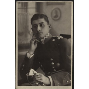 WOJSKO POLSKIE] Fotografia portretowa młodego kawalerzysty podporucznika Tadeusza Biermańskiego 7/VII. 1919.