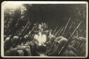 POLISH ARMY] Infantry march in new helmets wz. 35 in front of Gen. Inspector of the Armed Forces Marsh. E. Rydz-Śmigły. Bydgoszcz 20.VI. 1938 r.