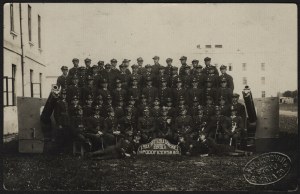 1 Pułk Artylerii Górskiej] Fotografia zbiorowa Szkoły Podoficerskiej 1 P. A. G. 1928 r.