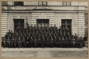 Warsaw, Sanitary Training Center] 4th Turn of the School of Sanitary Reserve Cadets. Photo with dedication to the Commander of the 2nd Company Mr. Br. Jan Cierniak. Photo by Jan Malarski Warsaw, Chmielna 10.