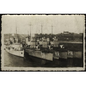 MARYNARKA WOJENNA, Port wojenny w Gdyni] Fotografia 3 polskich torpedowców. ORP Krakowiak, ORP Podhalanin, ORP Ślązak. Gdynia, 23 V 1935