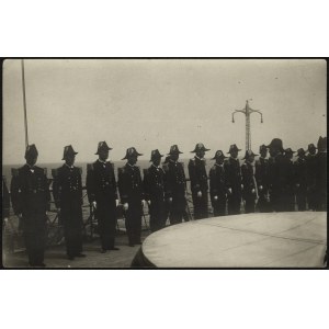 MARYNARKA WOJENNA] Trzy fotografie z promocji oficerów Marynarki Wojennej na ORP Bałtyk. Gdynia 1929 r.