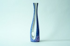 Porcelain vase with a hole - Bogucice