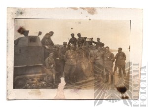 II RP Photo of Armored Troops Soldiers at Armored Cars wz.28 Black Berets