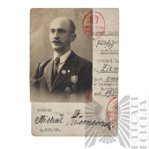 II RP Fotografia z Fragmentem Legitymacji - Medal za Wojnę 1919-1921 Polska Swemu Obrońcy, Odznaka Obrońcy Kresów Wschodnich,