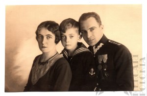 II RP Family Photograph of Captain of the 24th Infantry Regiment? Medal for the War 1919-1921 Poland to Its Defender