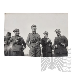 II RP Fotografia Oficerów Kawalerii Podczas Przerwy Na Papierosa Proporczyki, Rogatywki