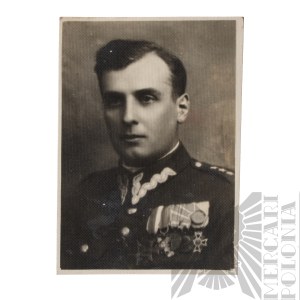 II RP Porter Photograph Captain of the Polish Army Cross of Independence, Cross of Valour, Cross of Merit