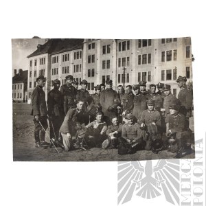 II RP Fotografia Oficerów Wojska Polskiego Zawody Szermierki - Krzyż Walecznych, Szkoła Podchorążych, Rogatywka