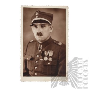 II RP Fotografia Portretowa Członka Związku Oficerów Rezerwy Krzyż Niepodległości Medal Wojna Polsko-Bolszewicka Medal 10-Lecia Odzyskania Niepodległości Orzeł wz.19
