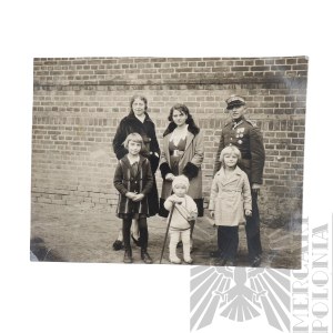 II RP Family Photograph of a Polish Army Soldier - Medal For the War 1919-1921 Poland to Its Defender, Medal of the 10th Anniversary of Regaining Independence 1932 year
