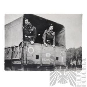 [ZŁOTOROWICZ] PSZnZ Print of a Photograph of Tadeusz Zlotorowicz on a Truck in the Colors of the 10th Horse Rifle Regiment - Tadeusz Zlotorowicz - Knight of the Virtuti Militari