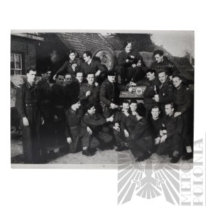 [ZŁOTOROWICZ] PSZnZ Fotografia Żołnierzy 3 Szwadronu 10 Pułku Strzelców Konnych Podczas Świętowania Nowego Roku, Dowódca Pułku Major Jerzy Wasilewski - Tadeusz Złotorowicz - Kawaler Virtuti Militari
